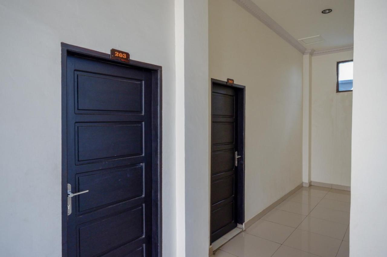 RedDoorz @ Hotel Bumi Palupy Exterior foto