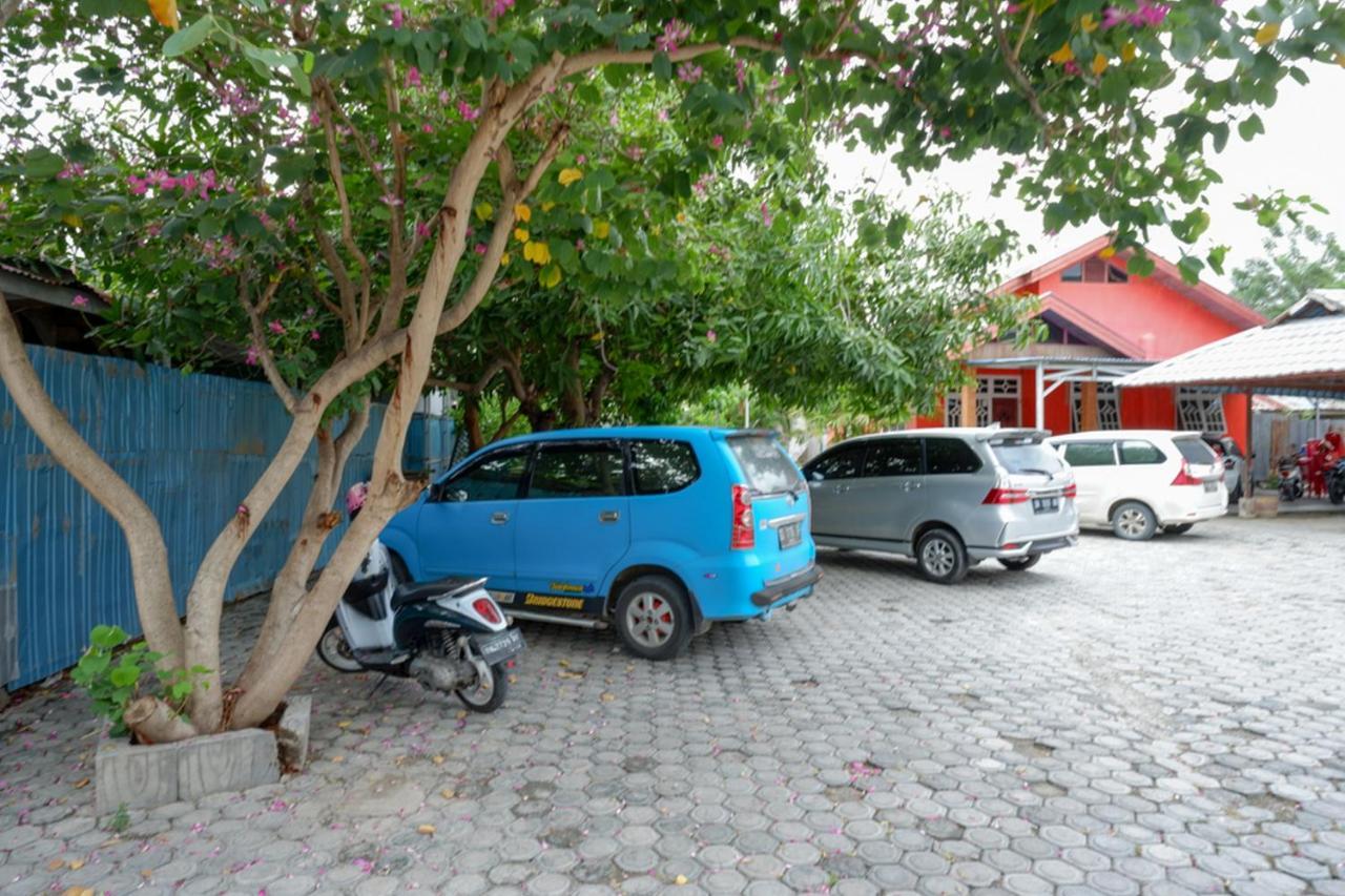 RedDoorz @ Hotel Bumi Palupy Exterior foto