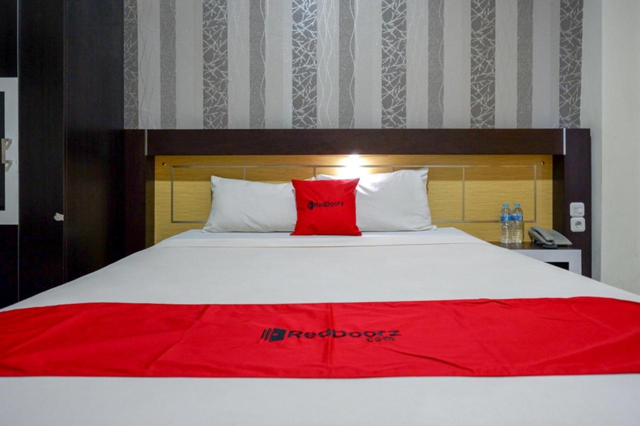 RedDoorz @ Hotel Bumi Palupy Exterior foto
